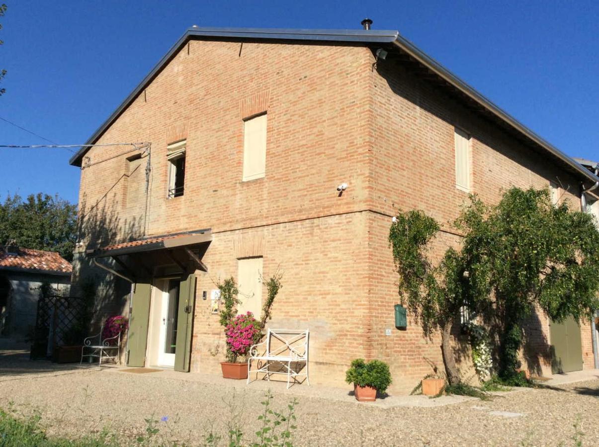 Agriturismo "La Fondazza" Имола Екстериор снимка