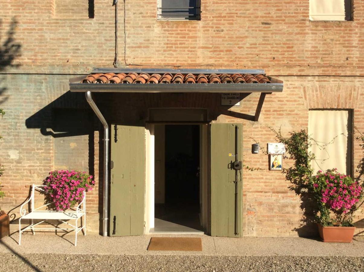 Agriturismo "La Fondazza" Имола Екстериор снимка