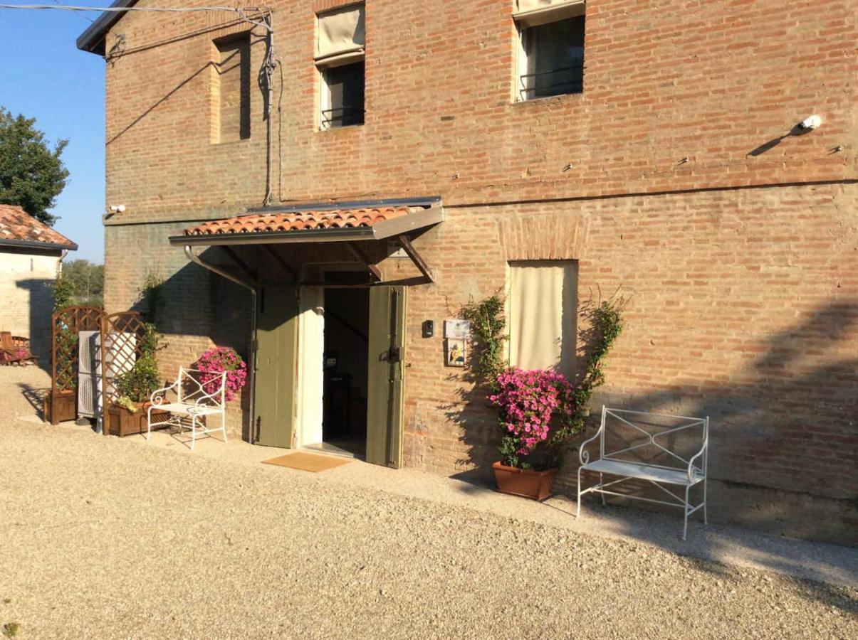Agriturismo "La Fondazza" Имола Екстериор снимка